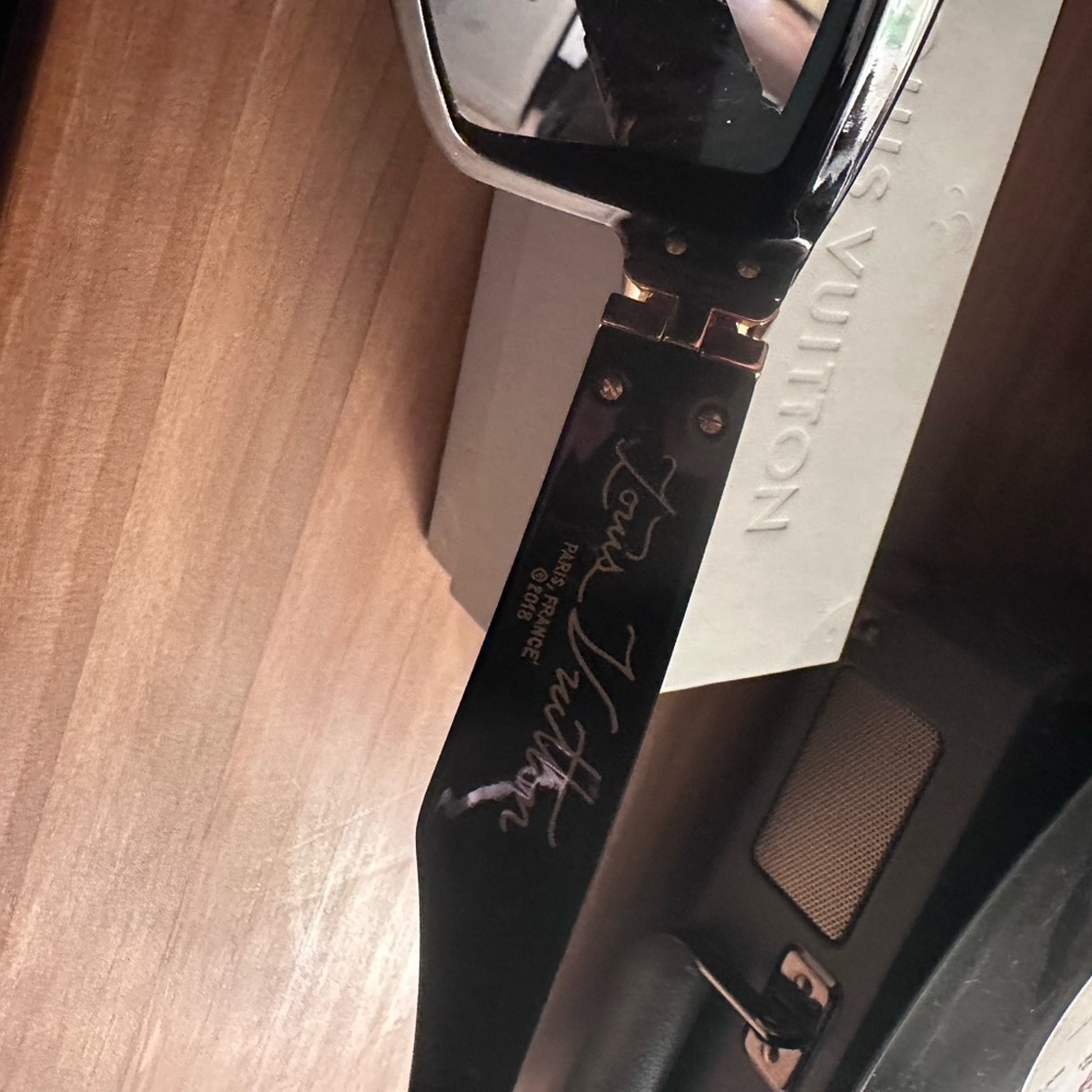 Louis Vuitton 1.1 Millionaires - Picture 3 of 11